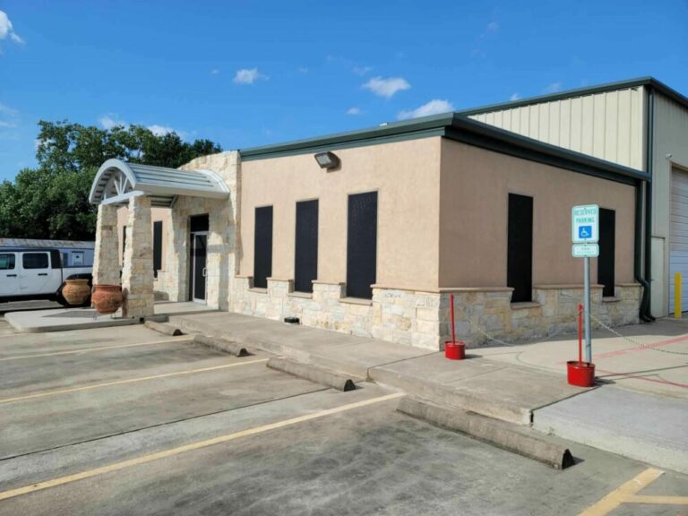 Investing in Aesthetic Appeal: How Clean Commercial Buildings Attract More Customers